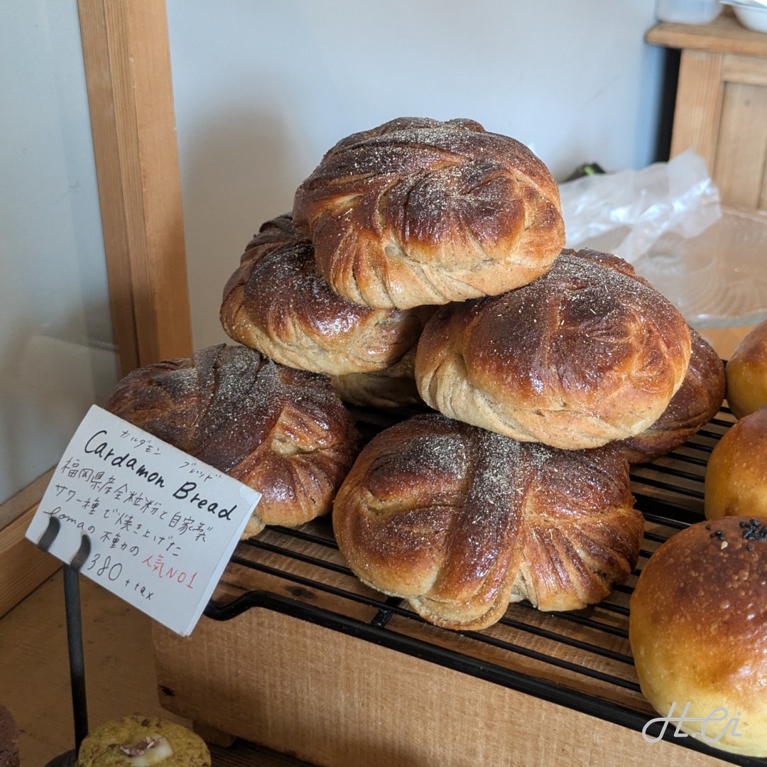 lome（ロマ）のカルダモンブレッド