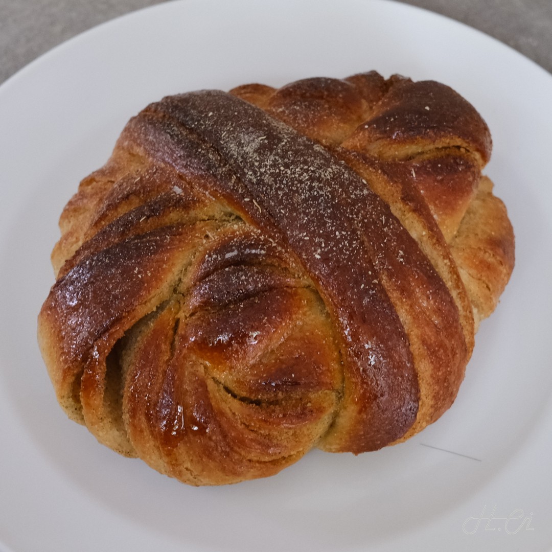 lome（ロマ）のカルダモンブレッド